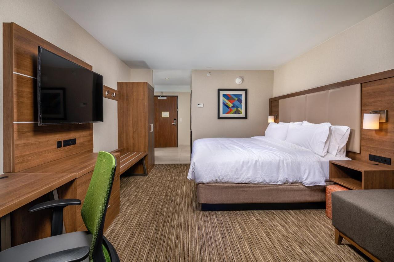 Express & Chatsworth By Ihg Hotel Los Ángeles