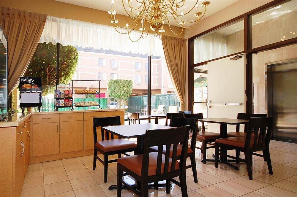 Express & Chatsworth By Ihg Los Ángeles
