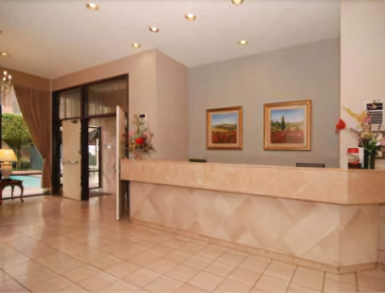 Express & Chatsworth By Ihg Hotel Los Ángeles