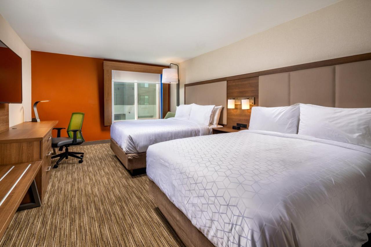 Express & Chatsworth By Ihg Hotel Los Ángeles