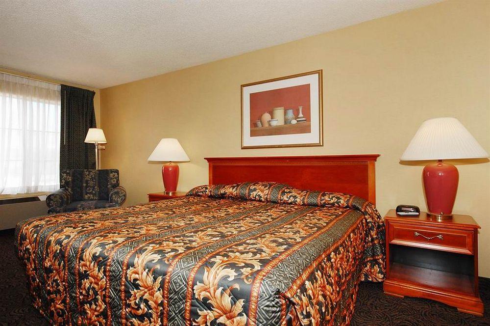 Express & Chatsworth By Ihg Hotel Los Ángeles